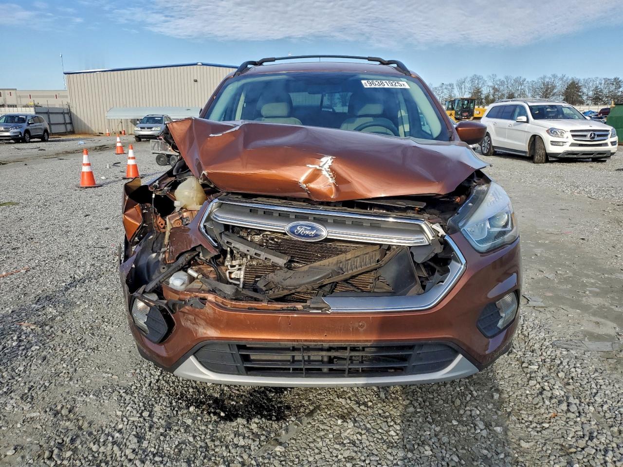 2017 FORD ESCAPE SE photo 5