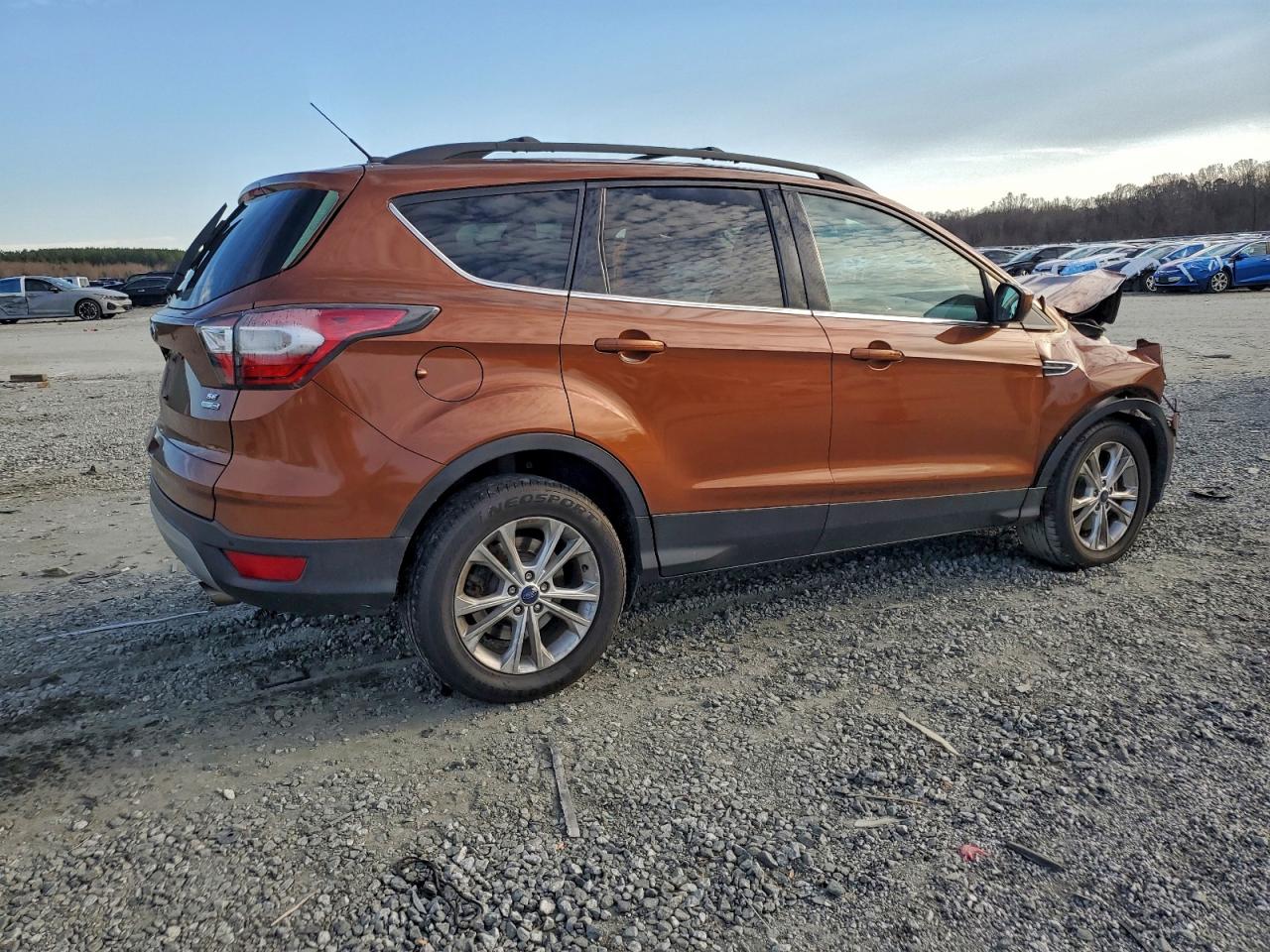 2017 FORD ESCAPE SE photo 3