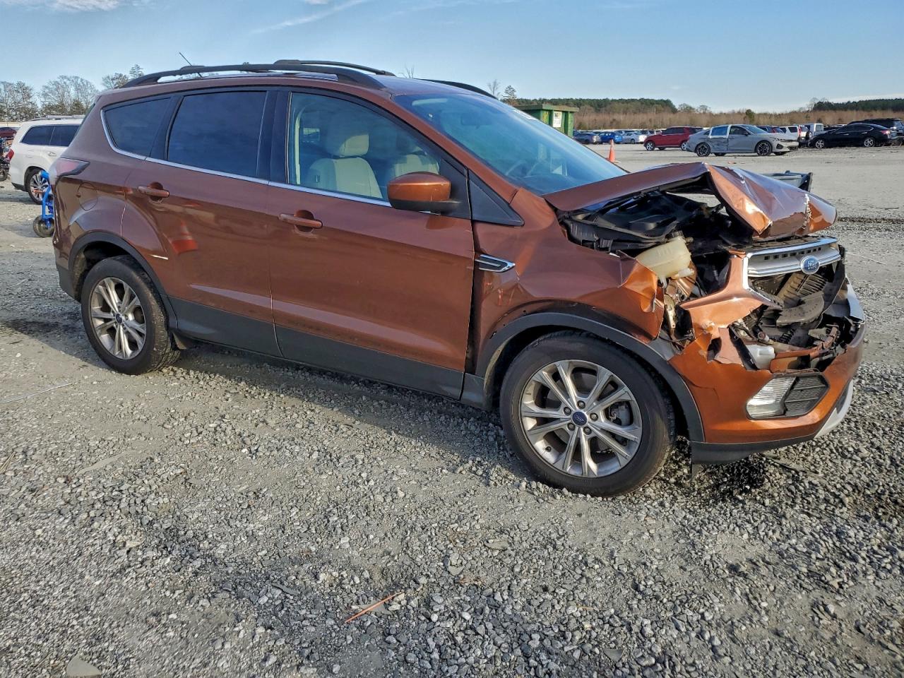 2017 FORD ESCAPE SE photo 4