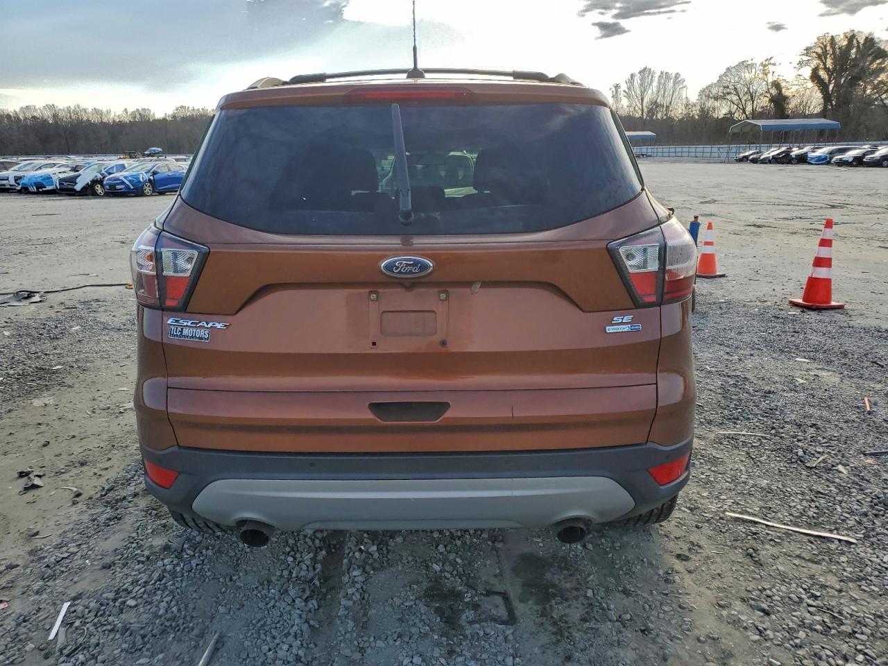 2017 FORD ESCAPE SE photo 6