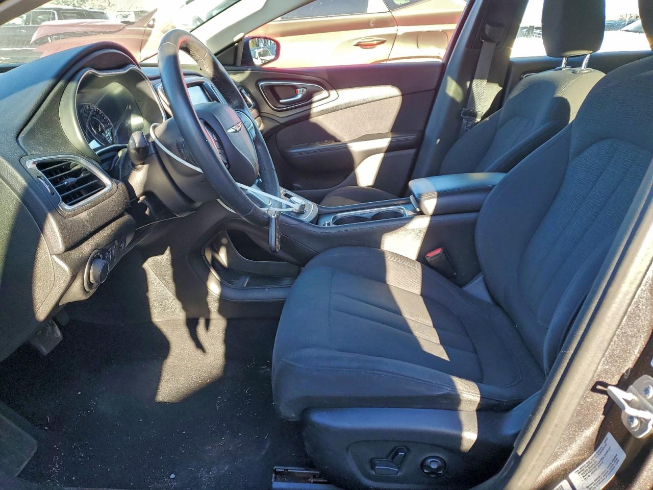 2016 CHRYSLER 200 LIMITED photo 7
