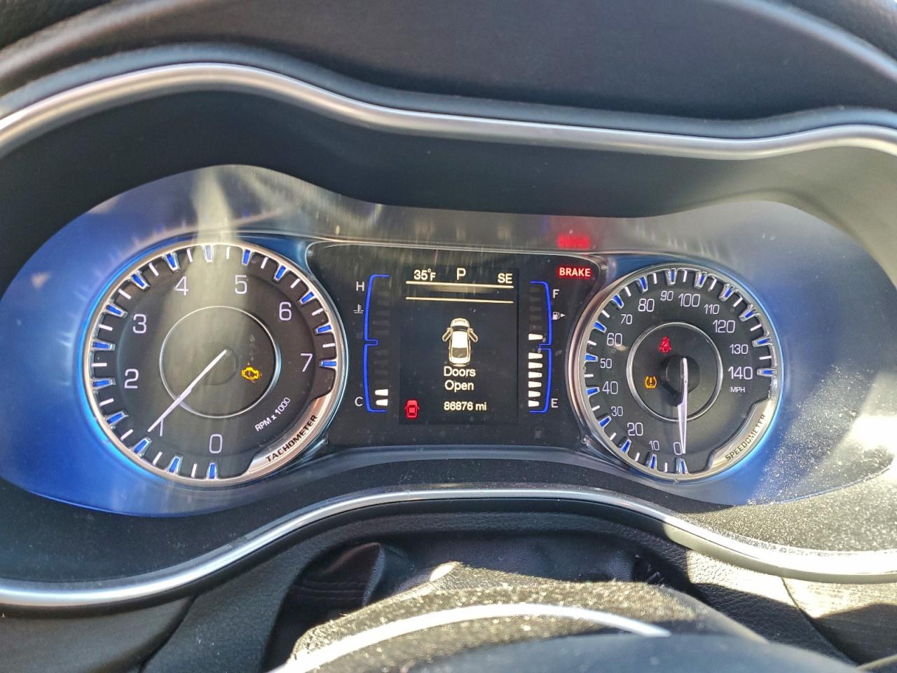 2016 CHRYSLER 200 LIMITED photo 9