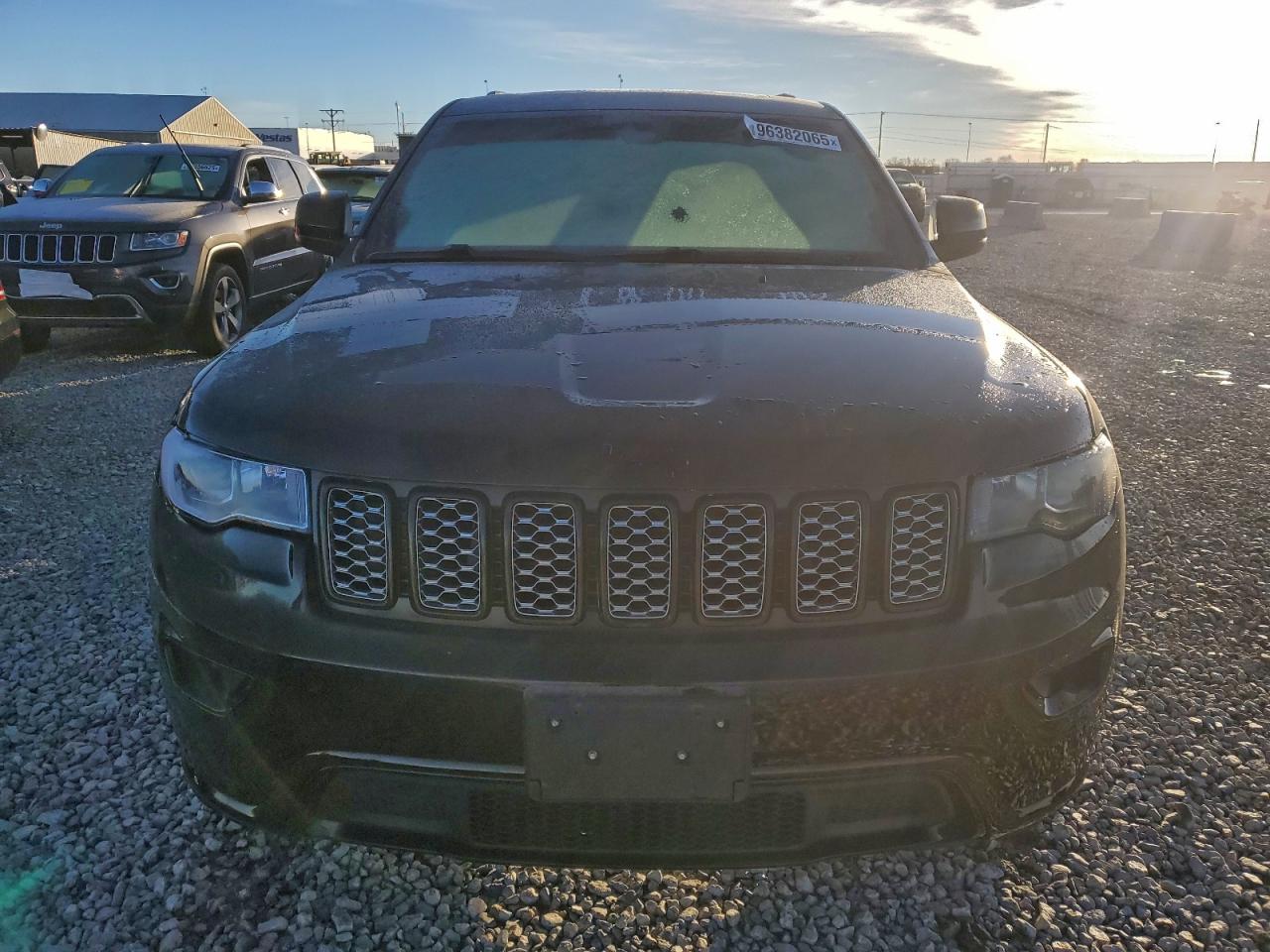 2018 JEEP GRAND CHEROKEE LAREDO photo 5