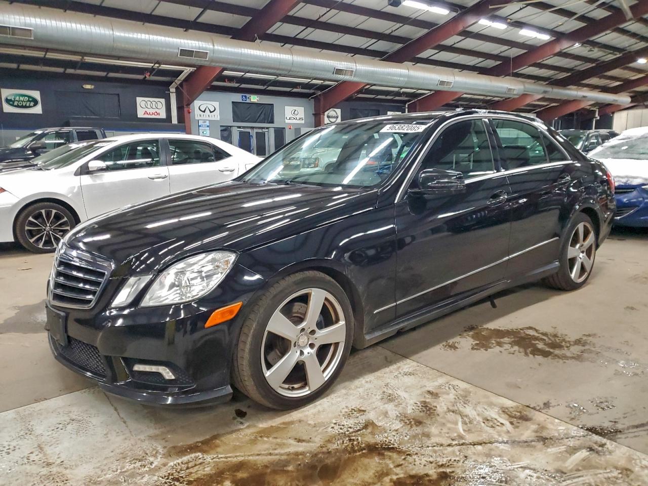 2011 MERCEDES-BENZ E 350 4MATIC — MINOR DENT/SCRATCHES damage — photo 1