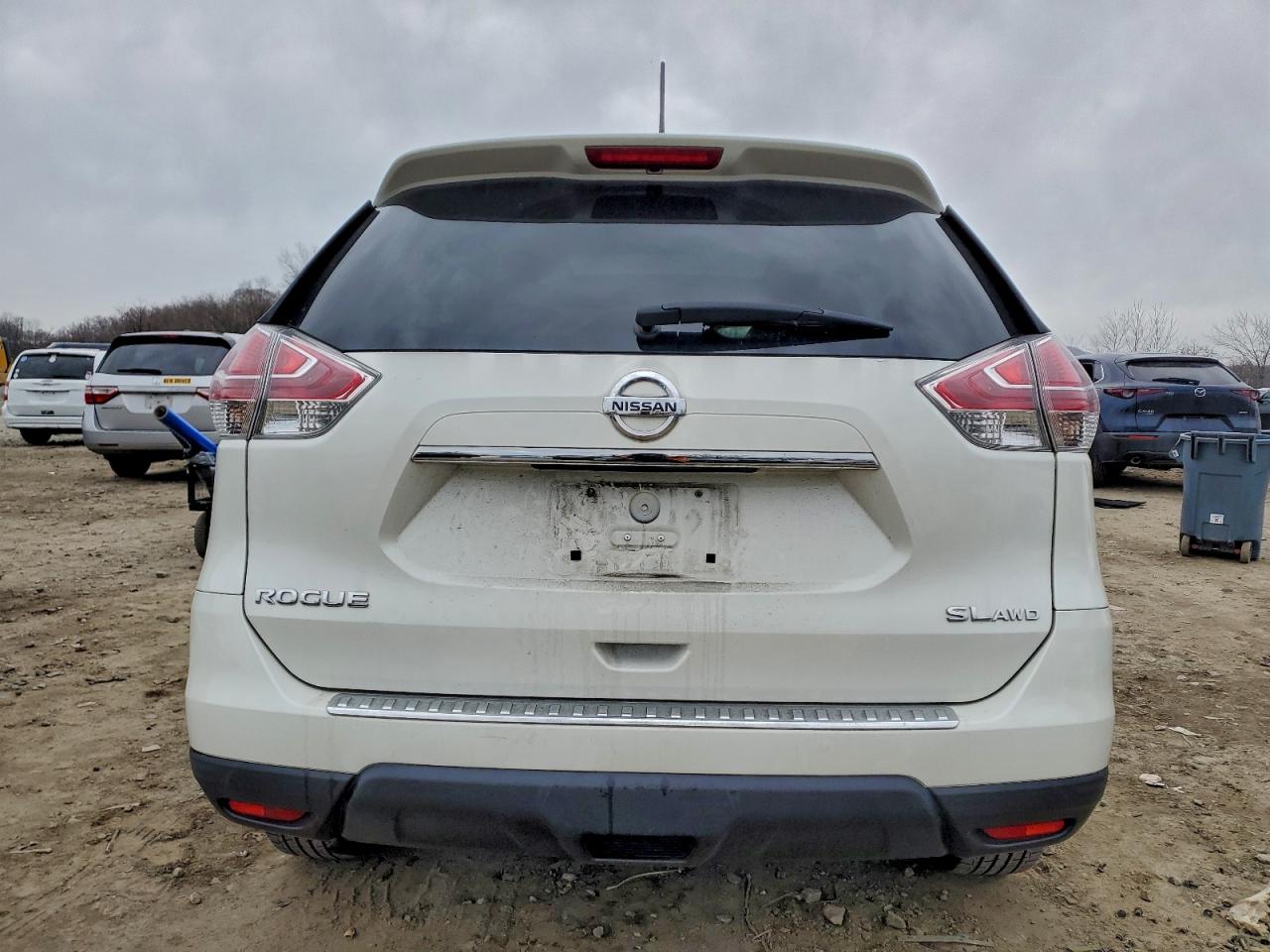 2016 NISSAN ROGUE S photo 6