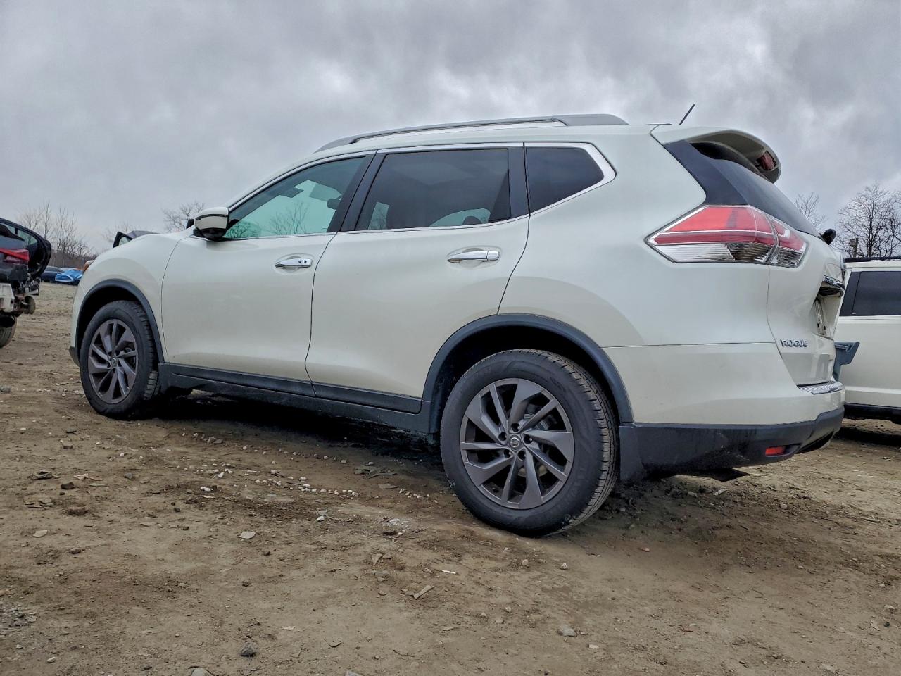 2016 NISSAN ROGUE S photo 2