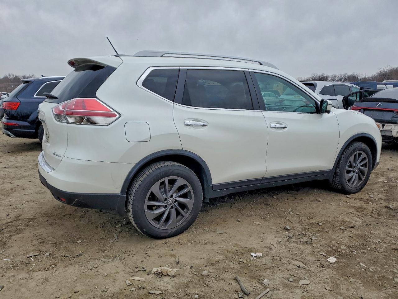 2016 NISSAN ROGUE S photo 3