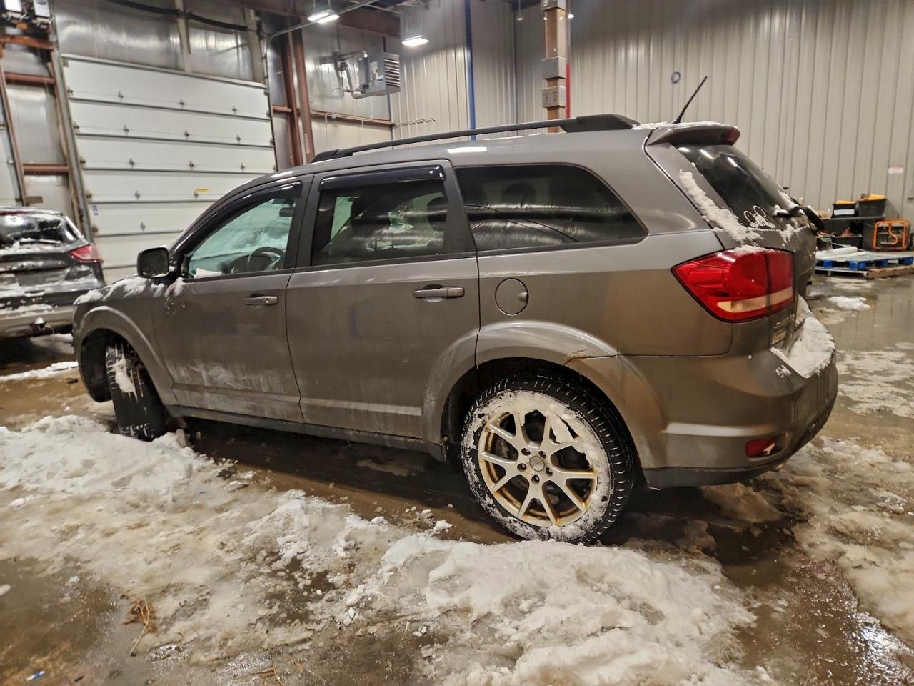 2012 DODGE JOURNEY SXT photo 2