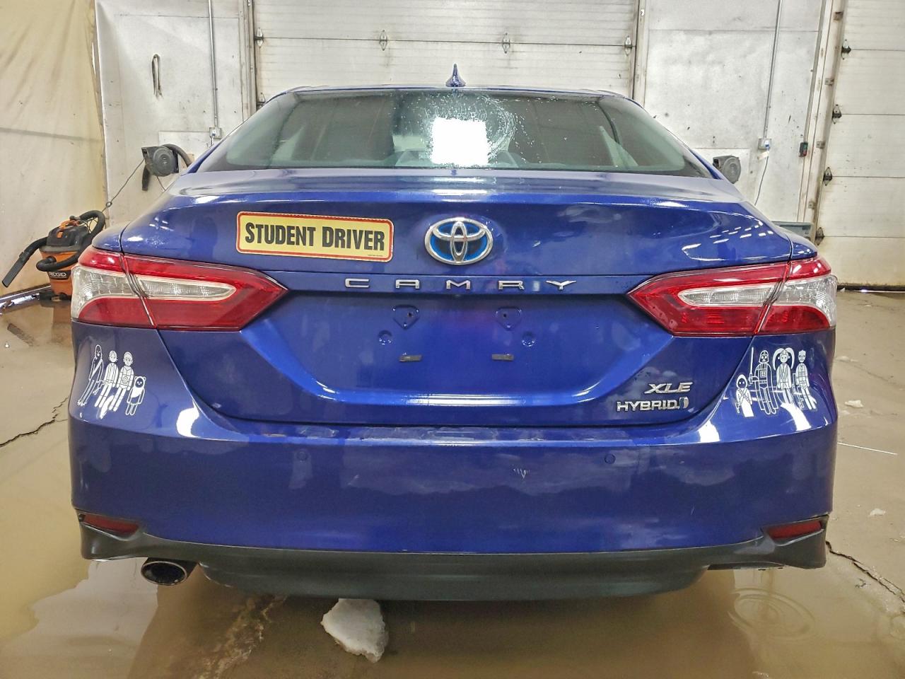 2018 TOYOTA CAMRY HYBRID photo 6
