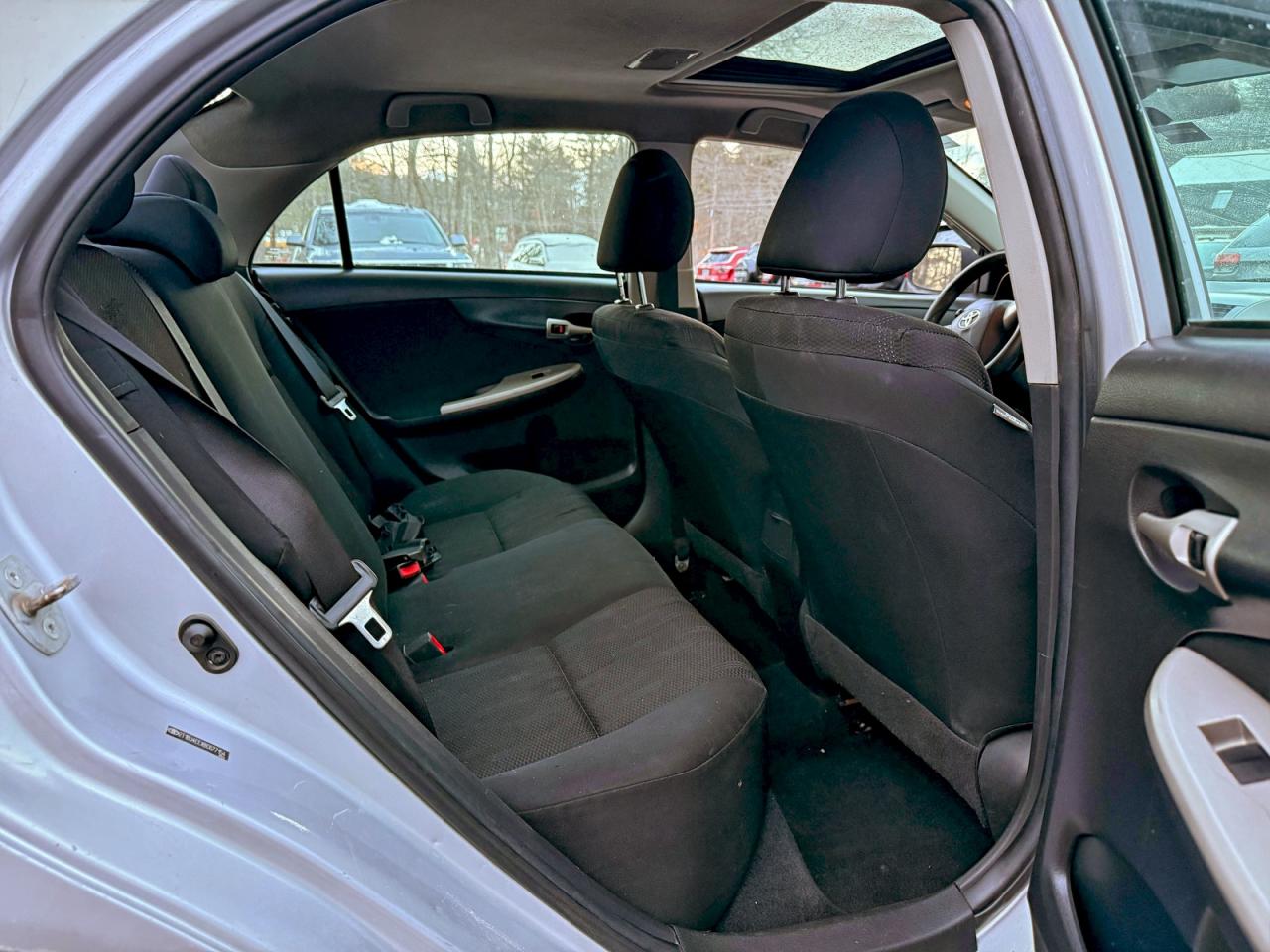 2011 TOYOTA COROLLA BASE photo 6