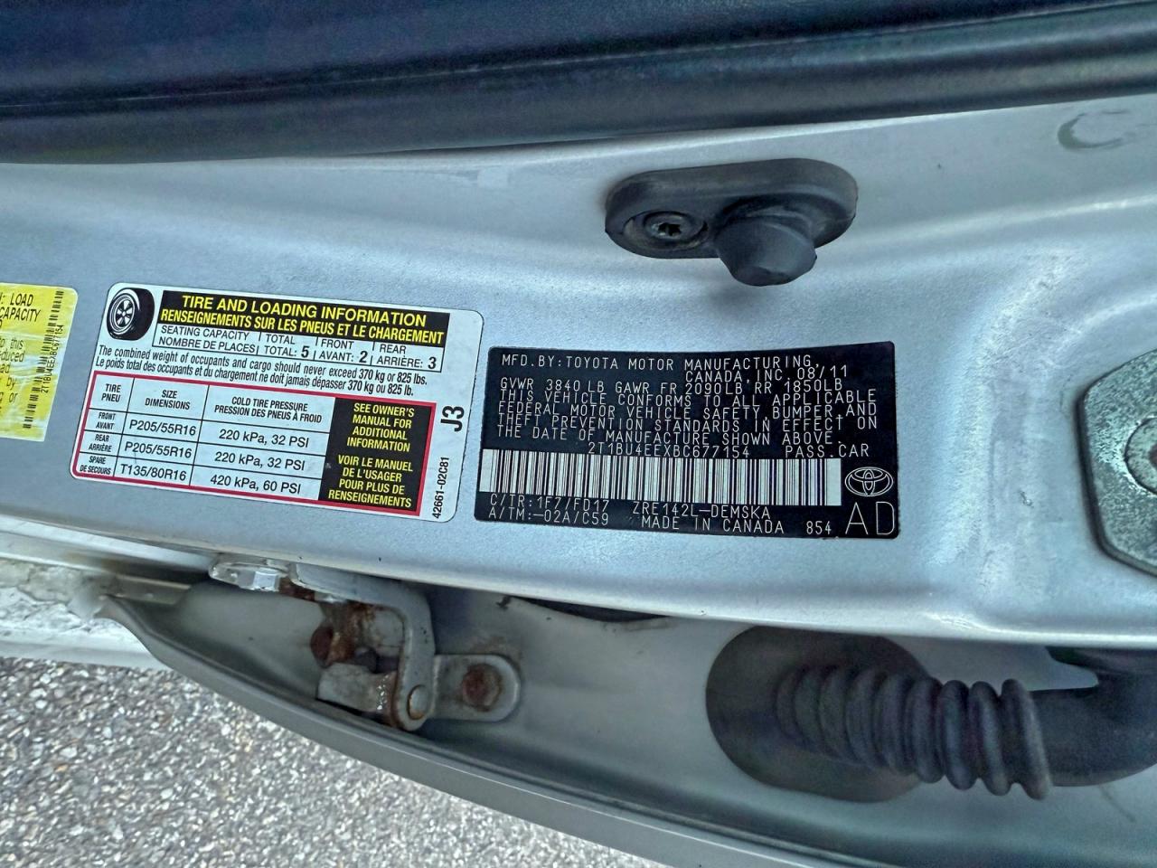 2011 TOYOTA COROLLA BASE photo 9