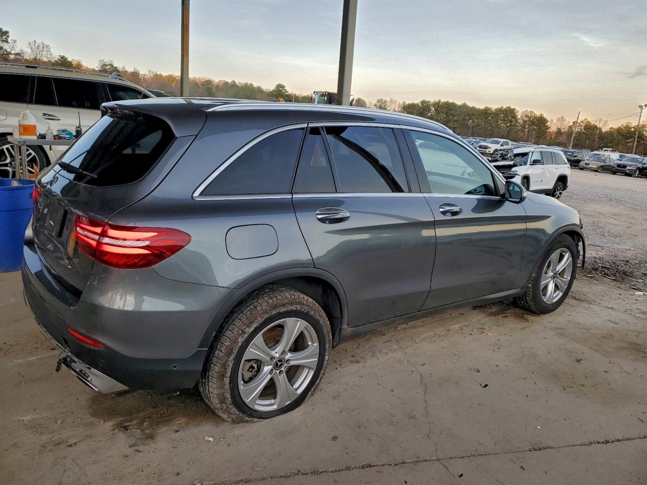 2018 MERCEDES-BENZ GLC 300 photo 5
