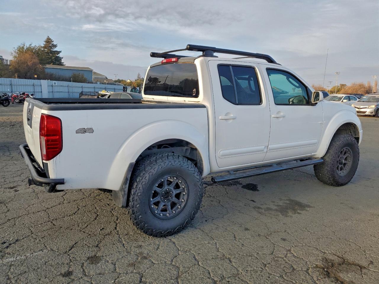 2006 NISSAN FRONTIER CREW CAB LE photo 3