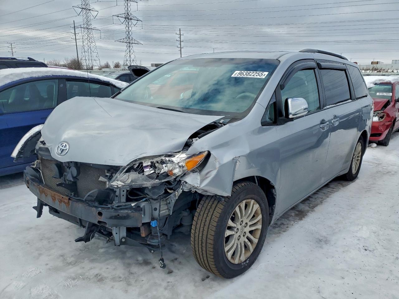 2013 TOYOTA SIENNA