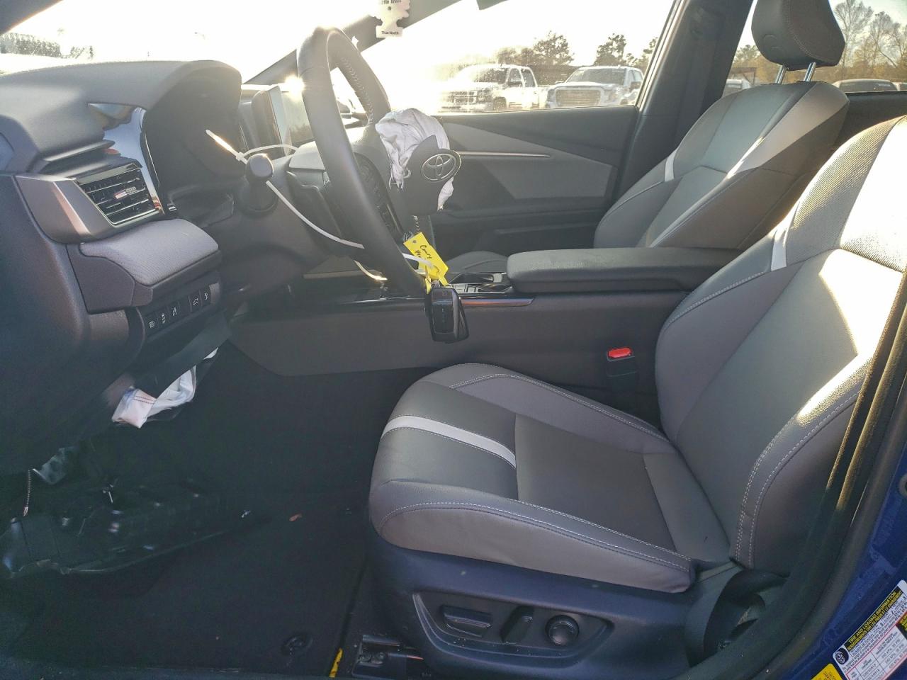2025 TOYOTA CAMRY XSE photo 7