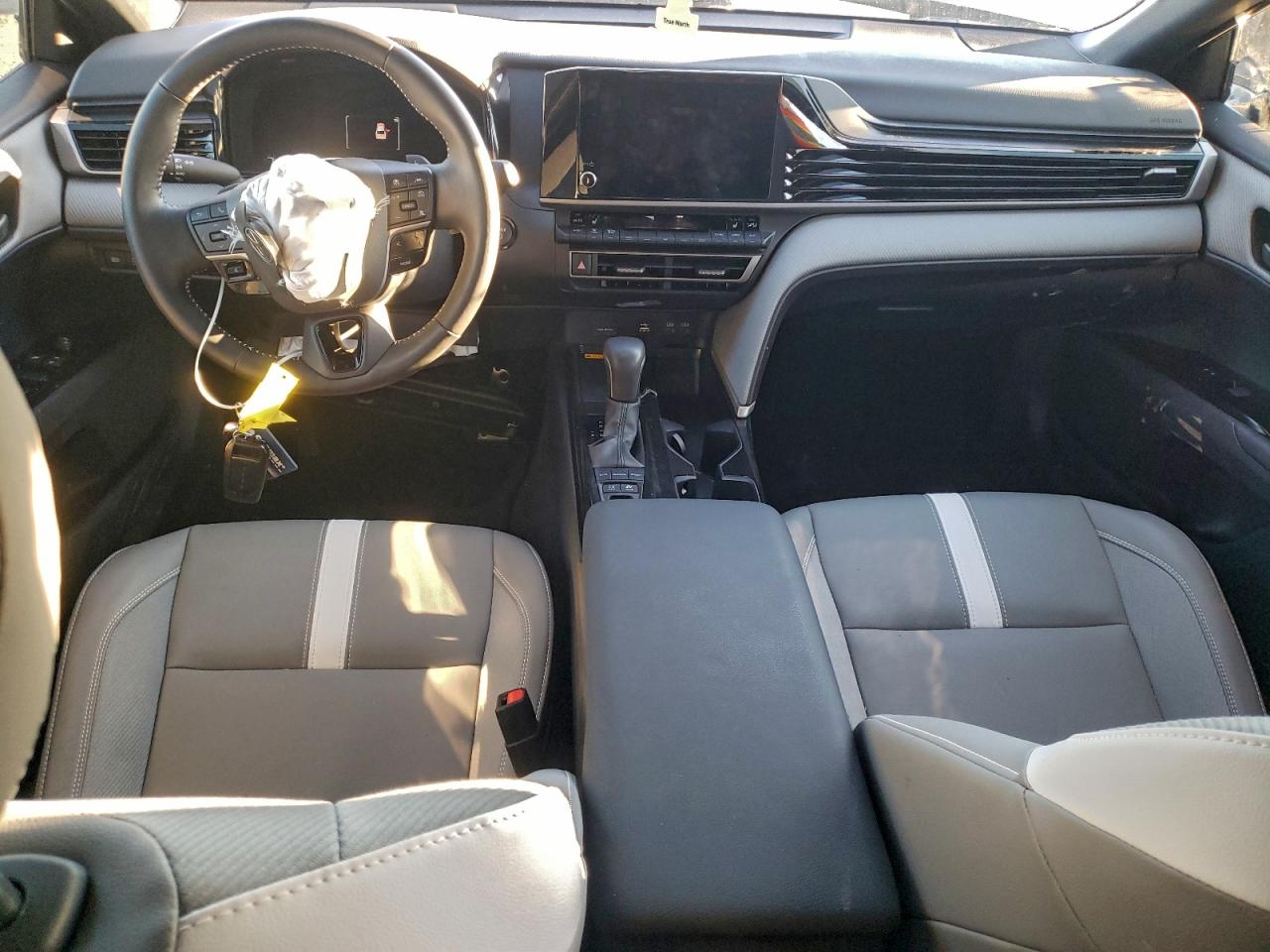 2025 TOYOTA CAMRY XSE photo 8