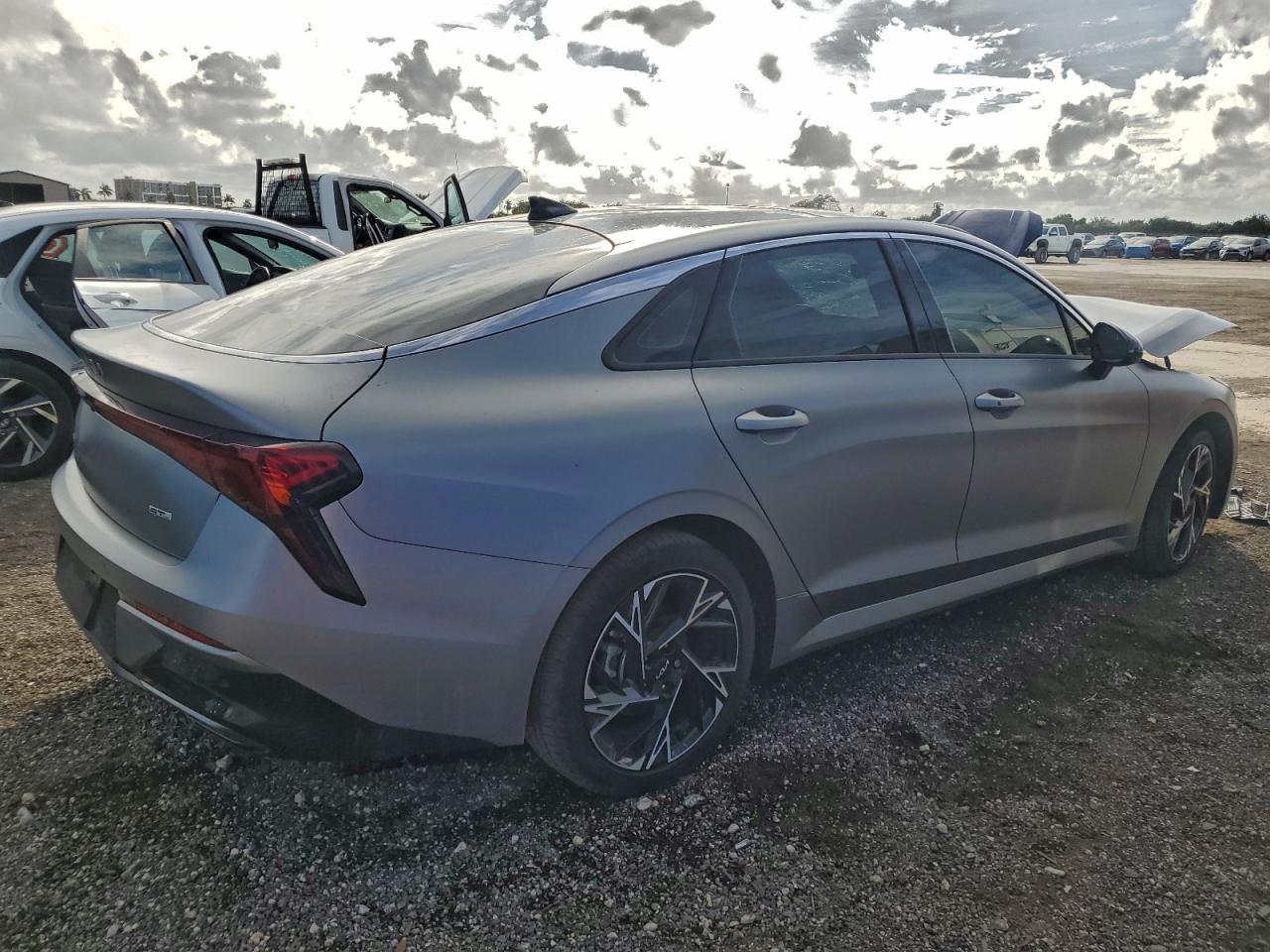 2025 KIA K5 GT LINE photo 3