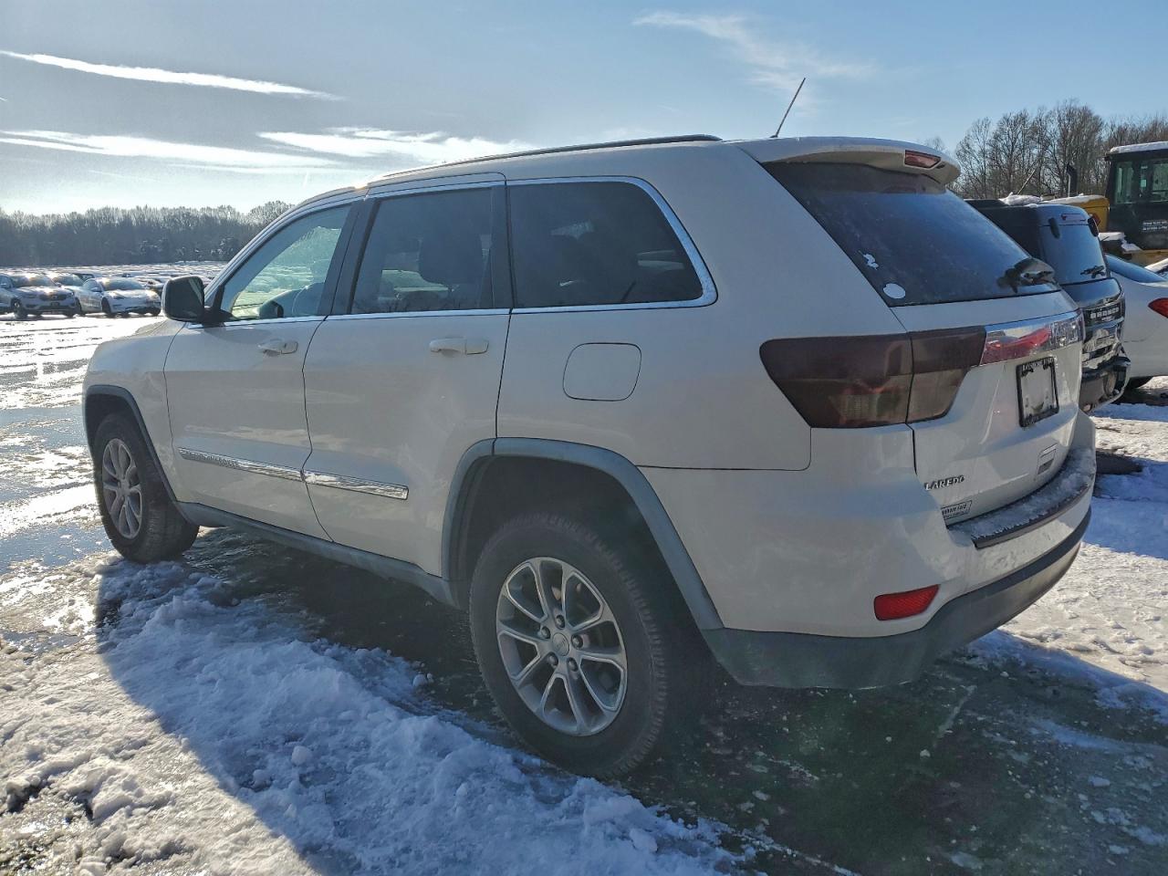 2012 JEEP GRAND CHEROKEE LAREDO photo 2