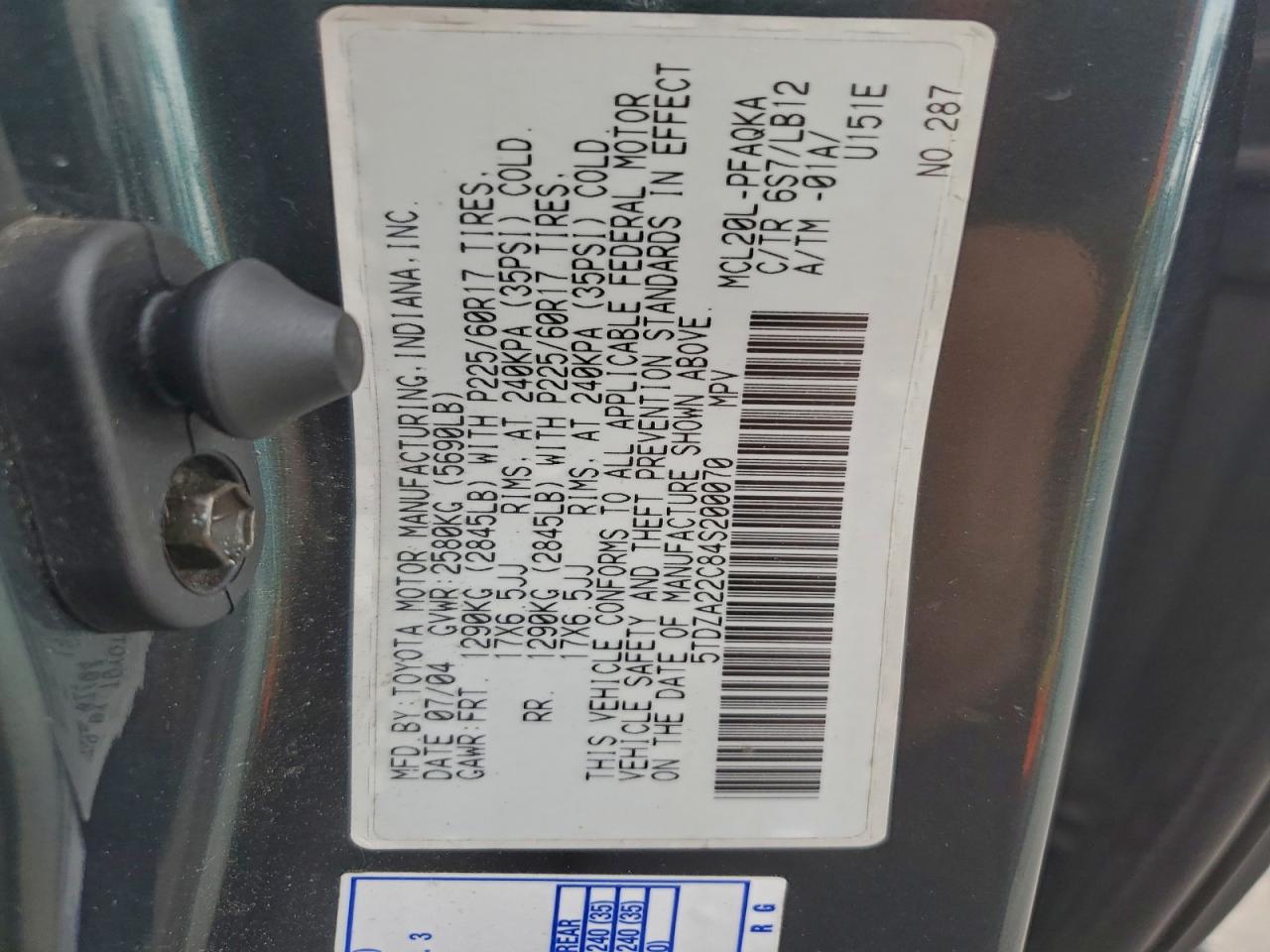 2004 TOYOTA SIENNA XLE photo 14