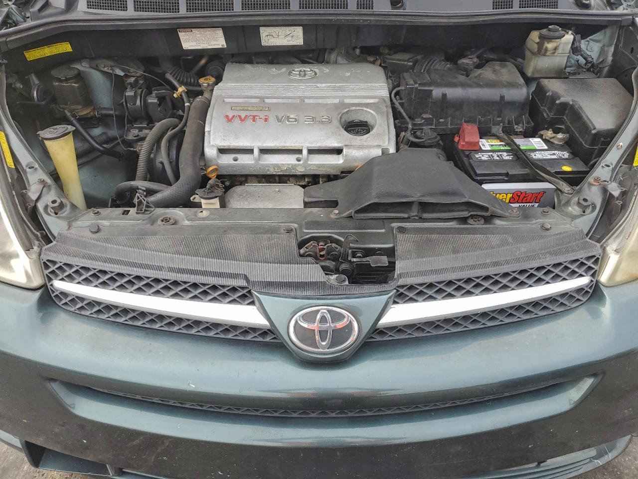 2004 TOYOTA SIENNA XLE photo 12