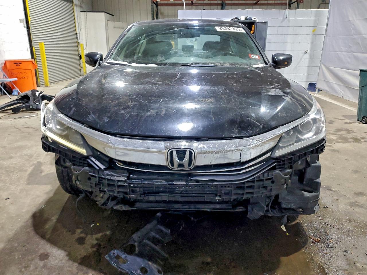 2017 HONDA ACCORD SPORT photo 5