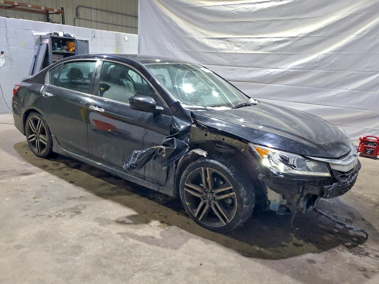 2017 HONDA ACCORD SPORT photo 4