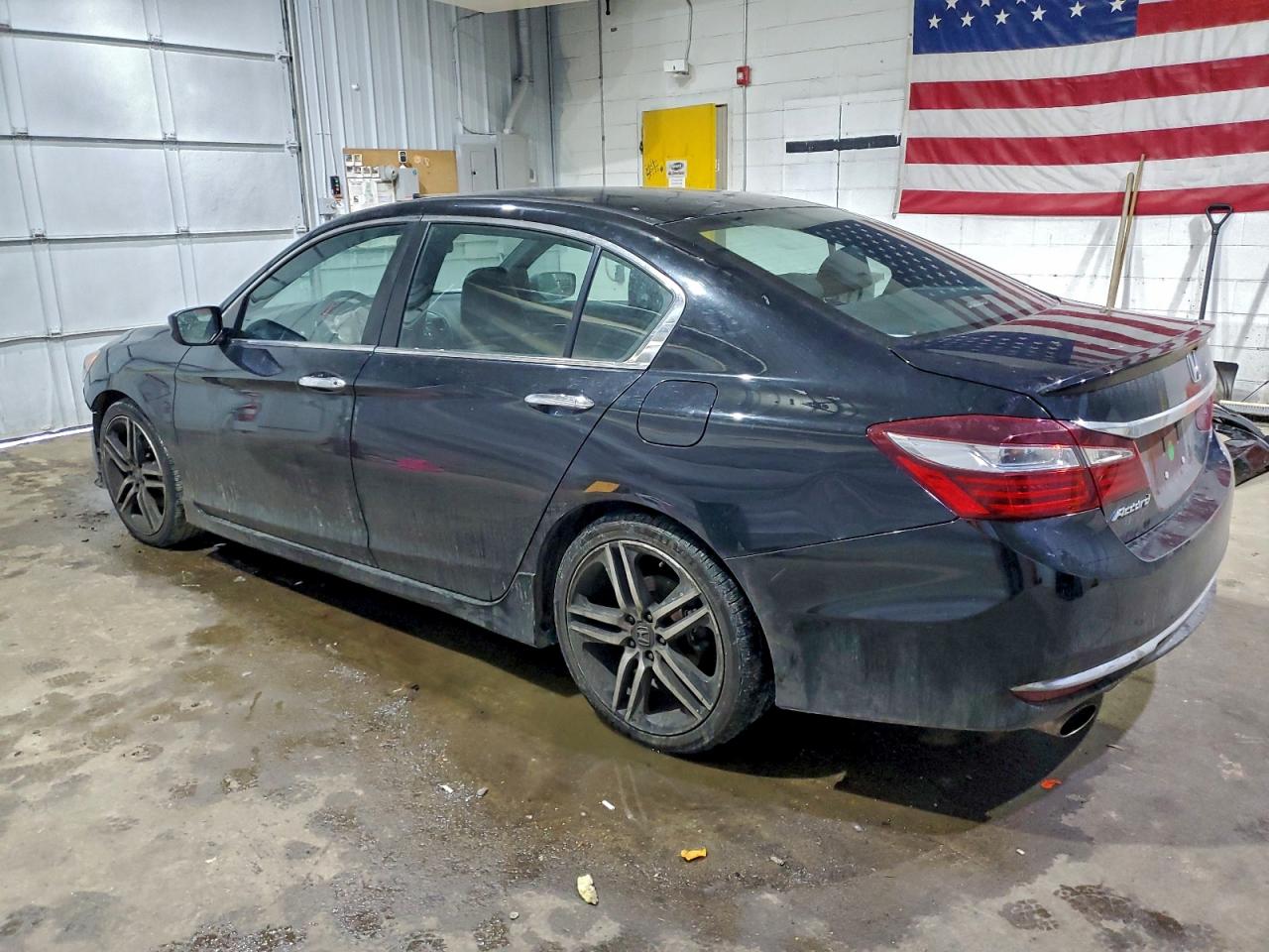 2017 HONDA ACCORD SPORT photo 2