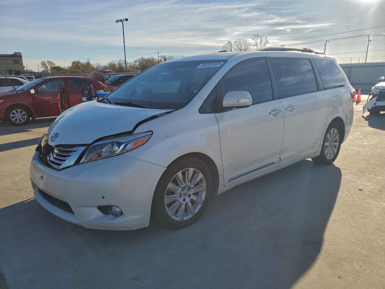 2016 TOYOTA SIENNA