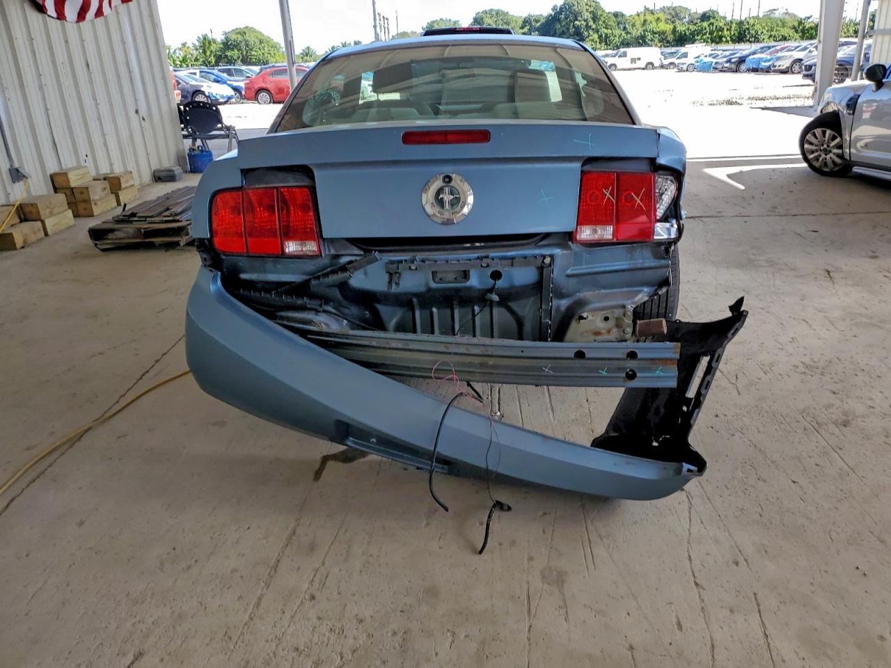 2006 FORD MUSTANG photo 11