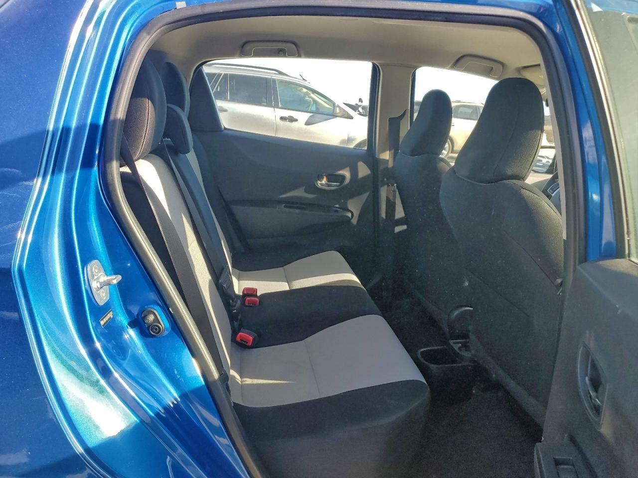 2012 TOYOTA YARIS photo 10