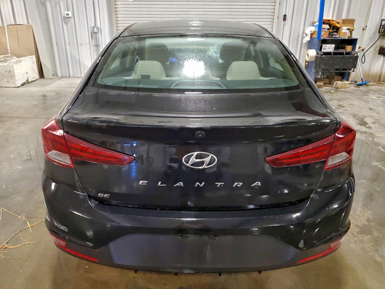 2019 HYUNDAI ELANTRA SE photo 11