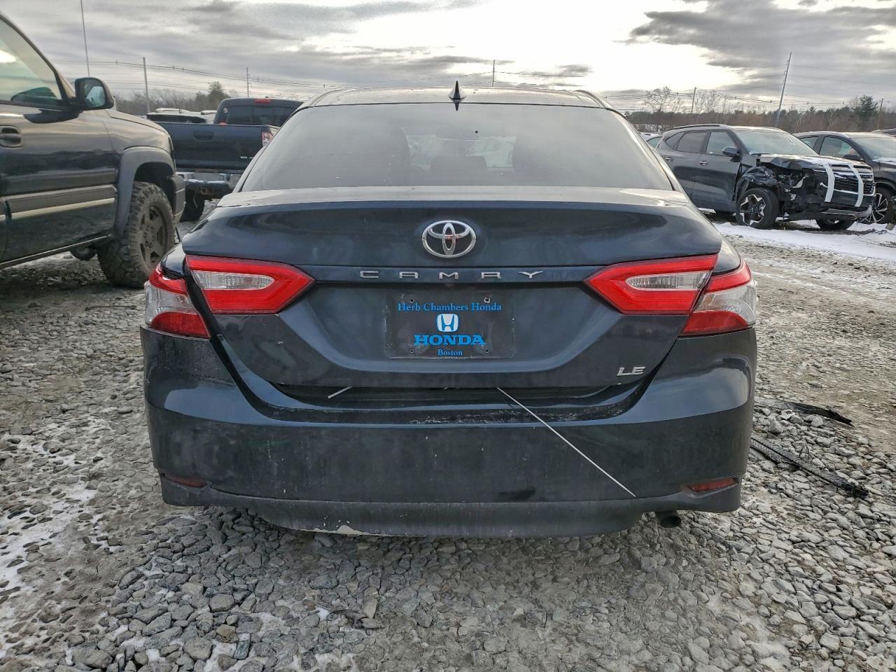 2019 TOYOTA CAMRY L photo 16