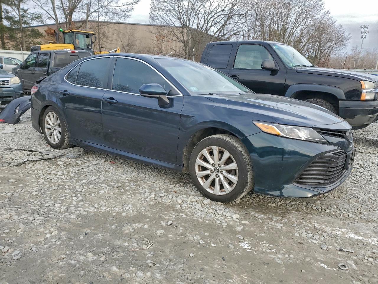 2019 TOYOTA CAMRY L photo 10