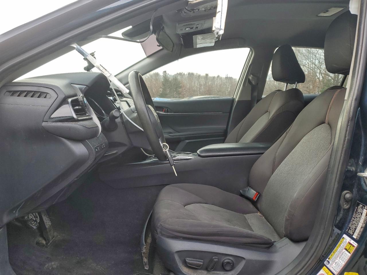 2019 TOYOTA CAMRY L photo 19