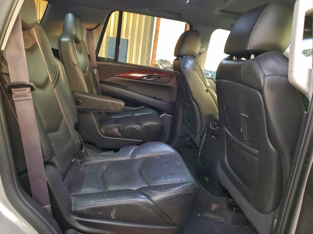2015 CADILLAC ESCALADE LUXURY photo 11