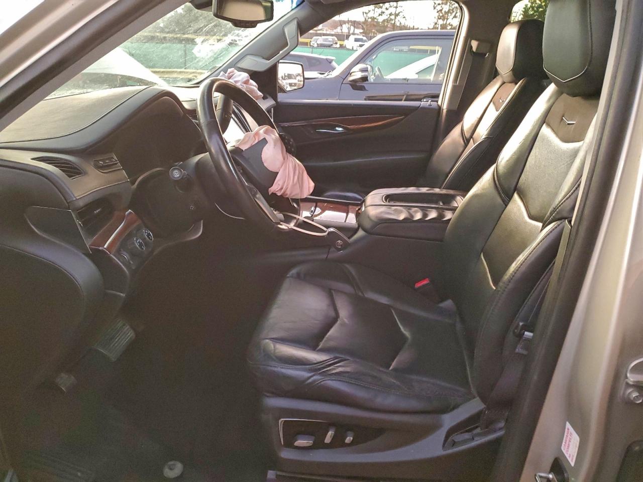 2015 CADILLAC ESCALADE LUXURY photo 7
