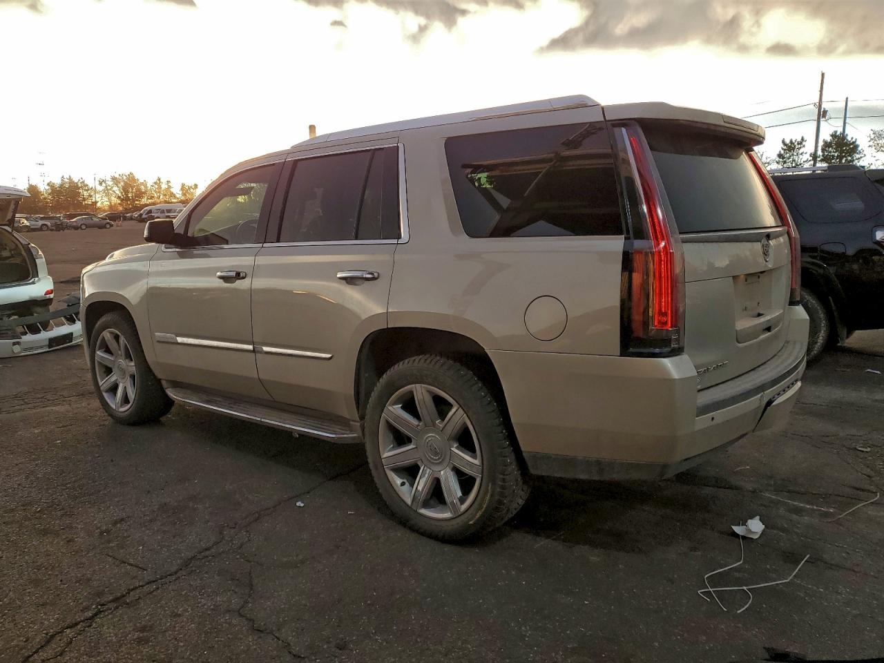 2015 CADILLAC ESCALADE LUXURY photo 2