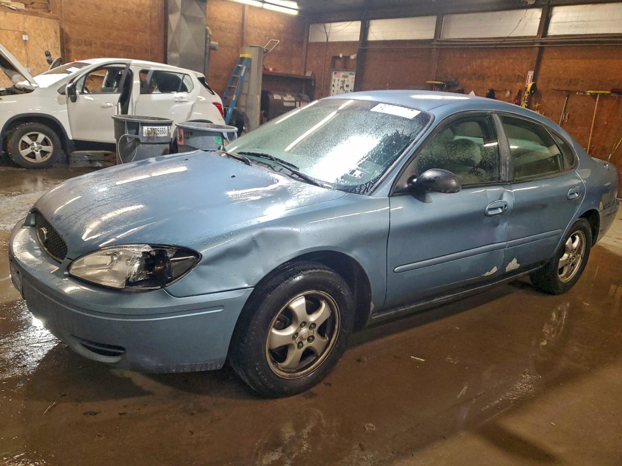 2005 FORD TAURUS
