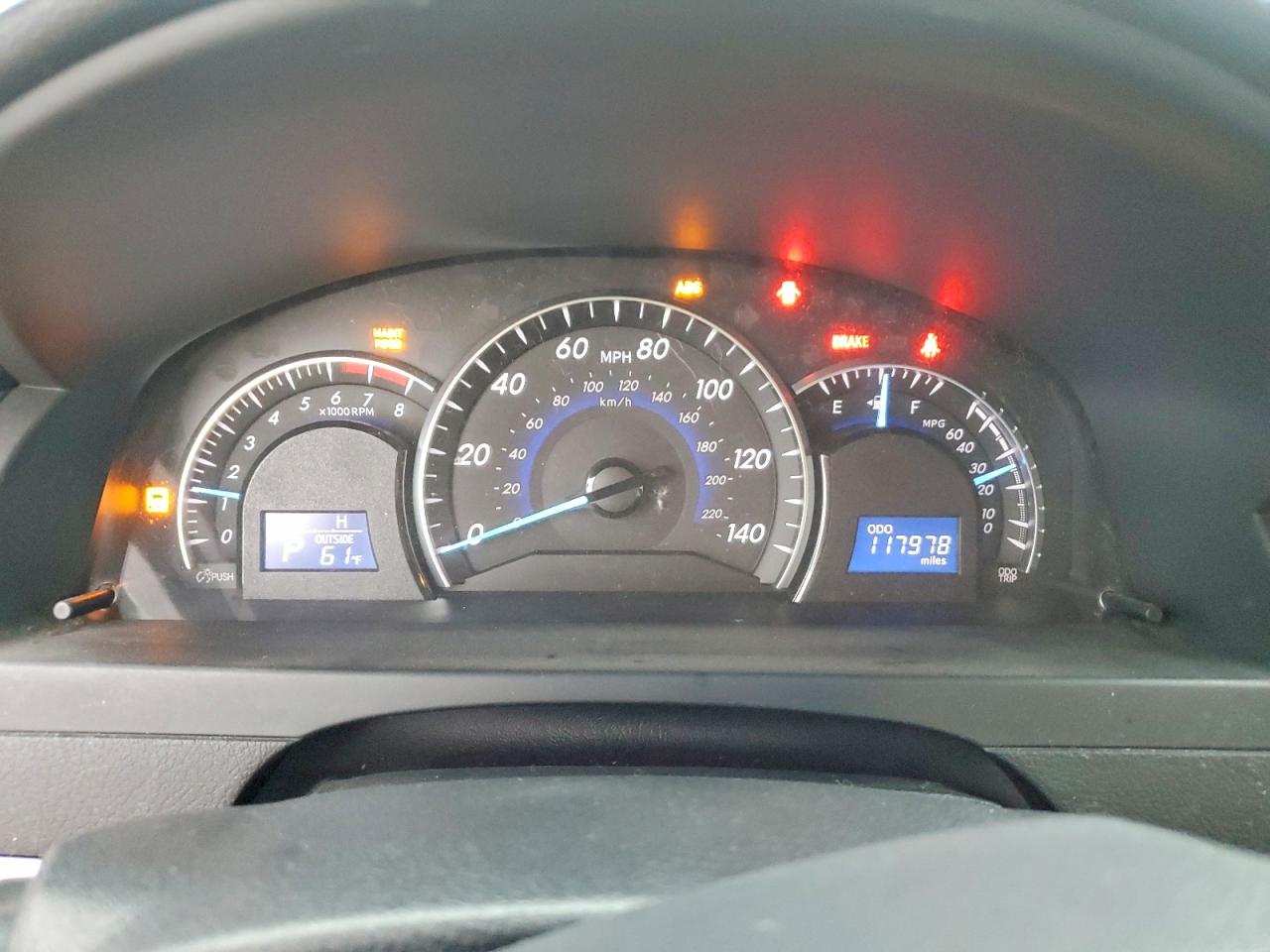 2013 TOYOTA CAMRY SE photo 9