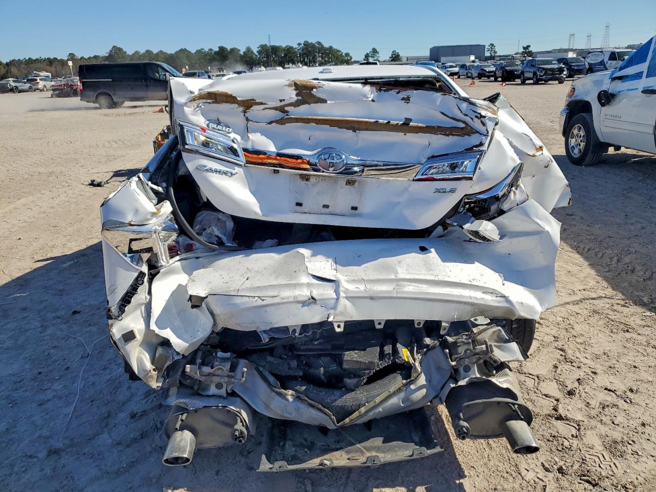 2013 TOYOTA CAMRY SE photo 6