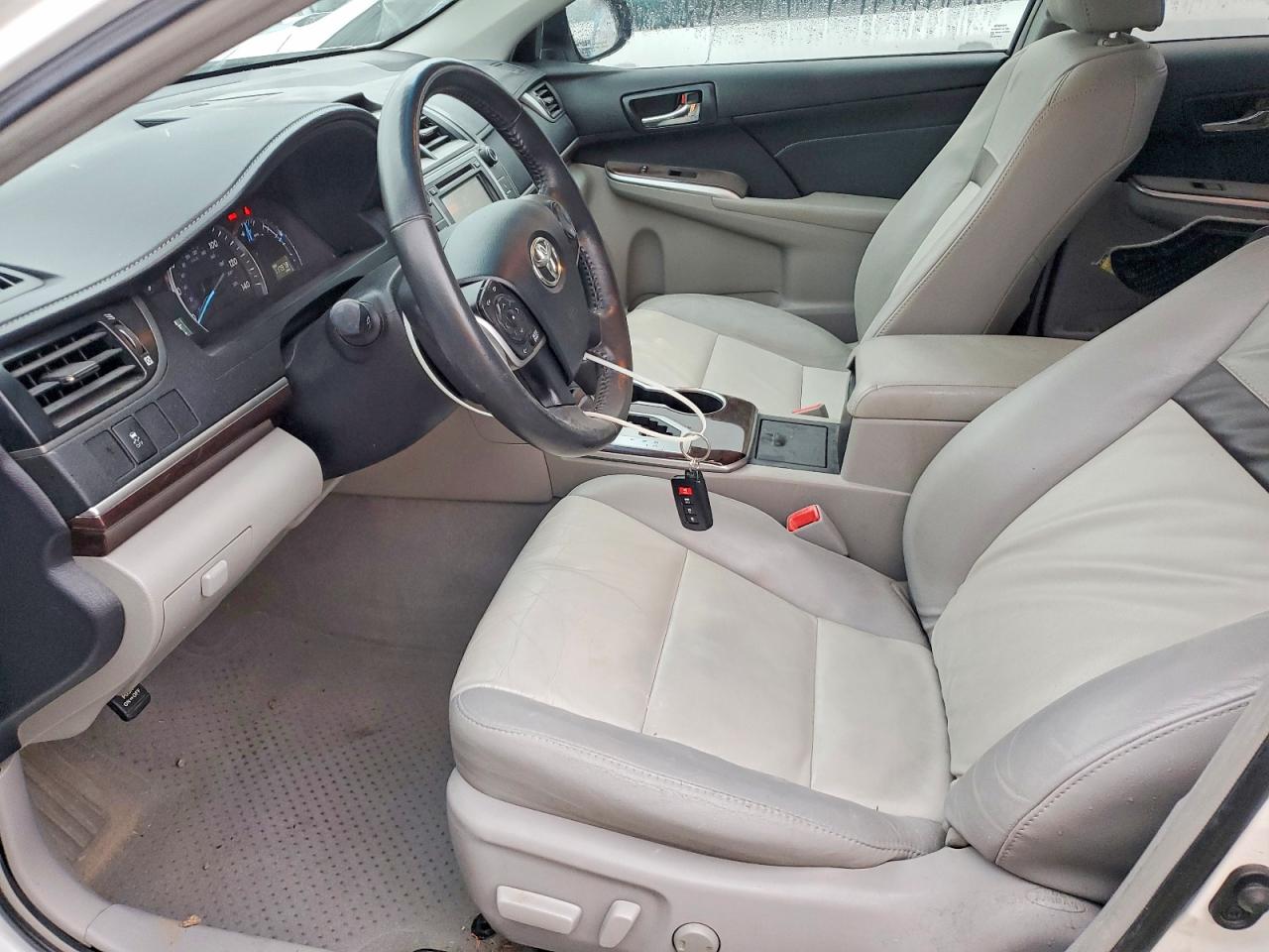 2013 TOYOTA CAMRY SE photo 7