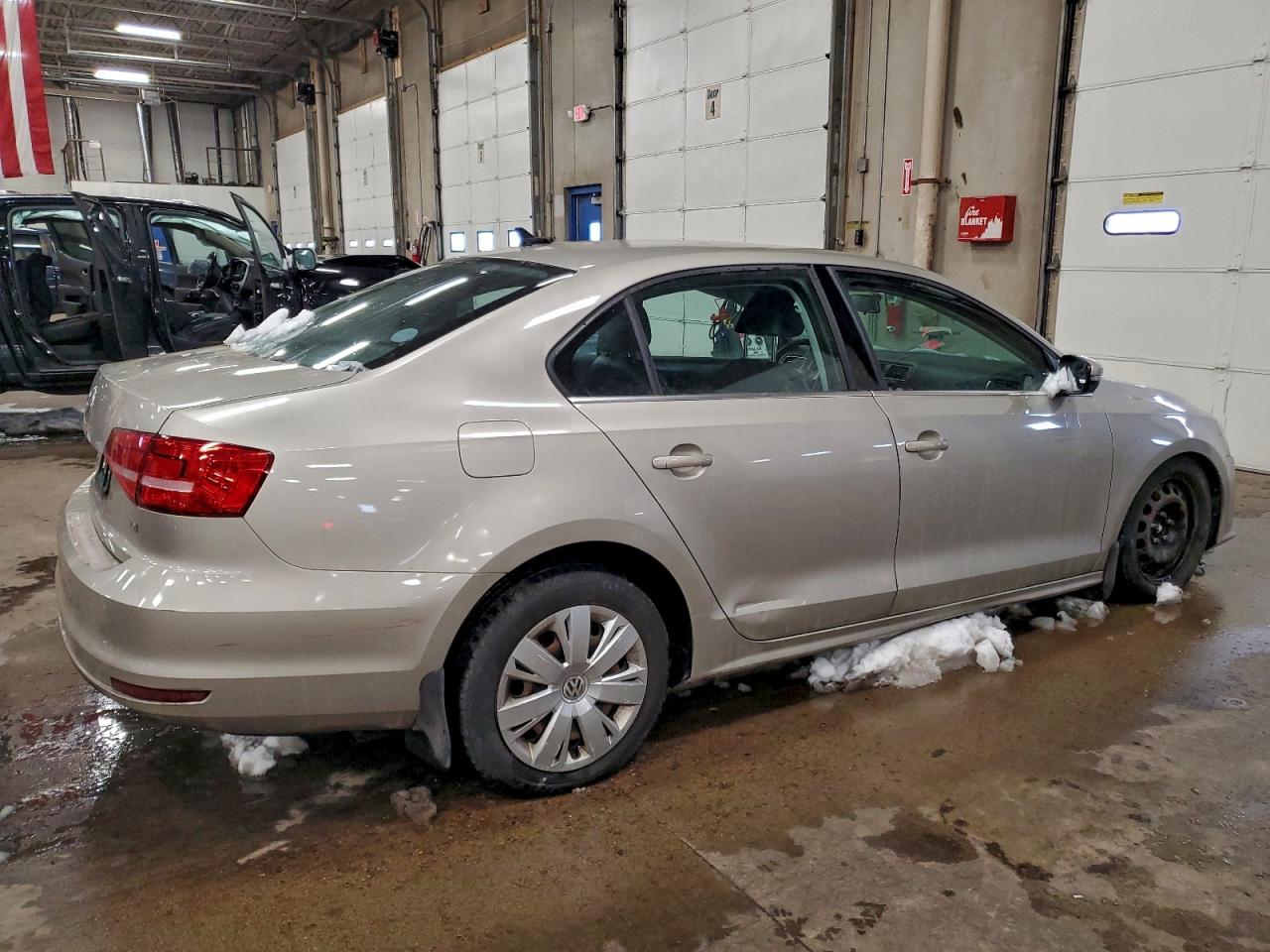 2015 VOLKSWAGEN JETTA TDI photo 3