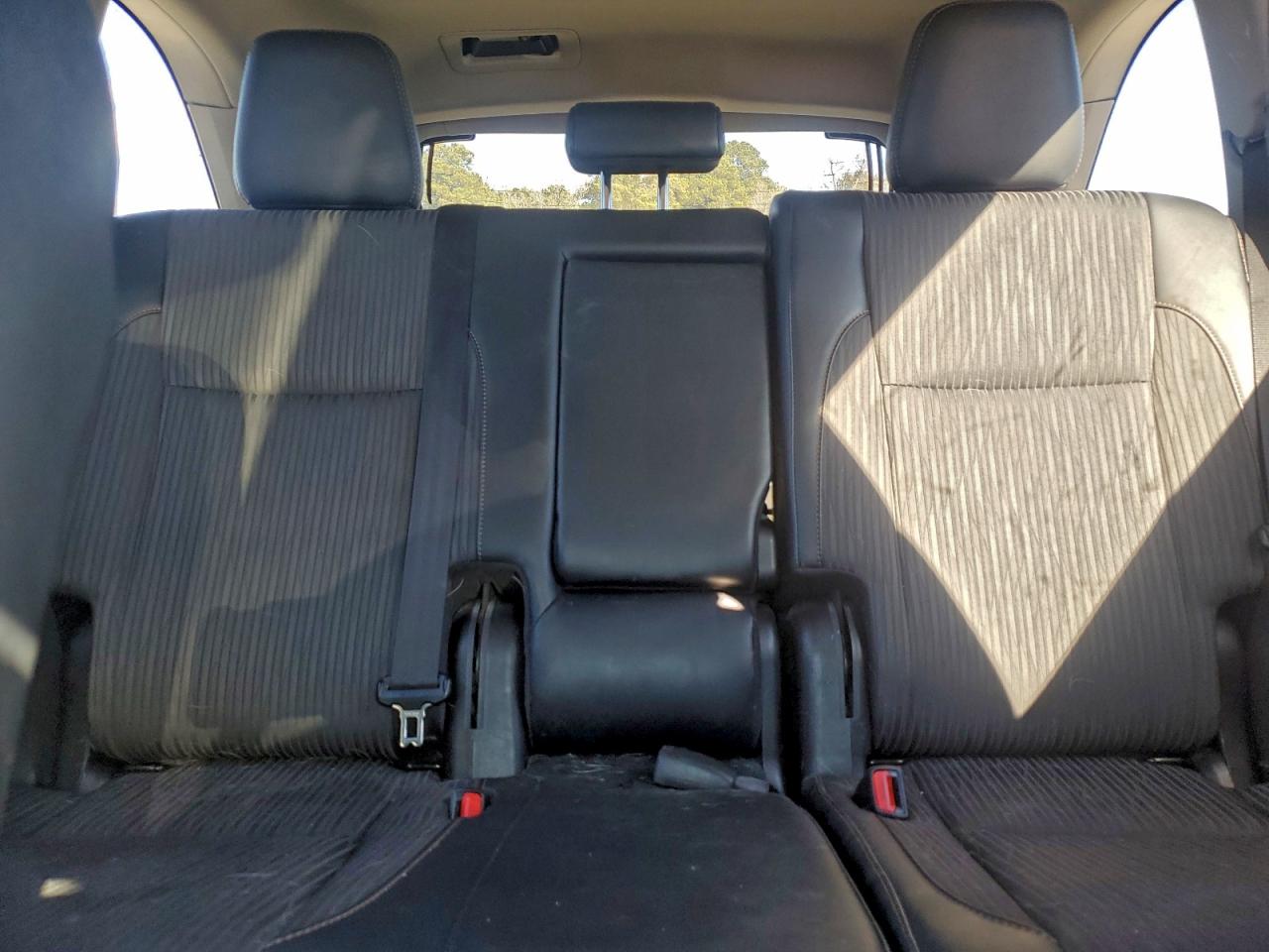 2019 TOYOTA HIGHLANDER LE photo 10