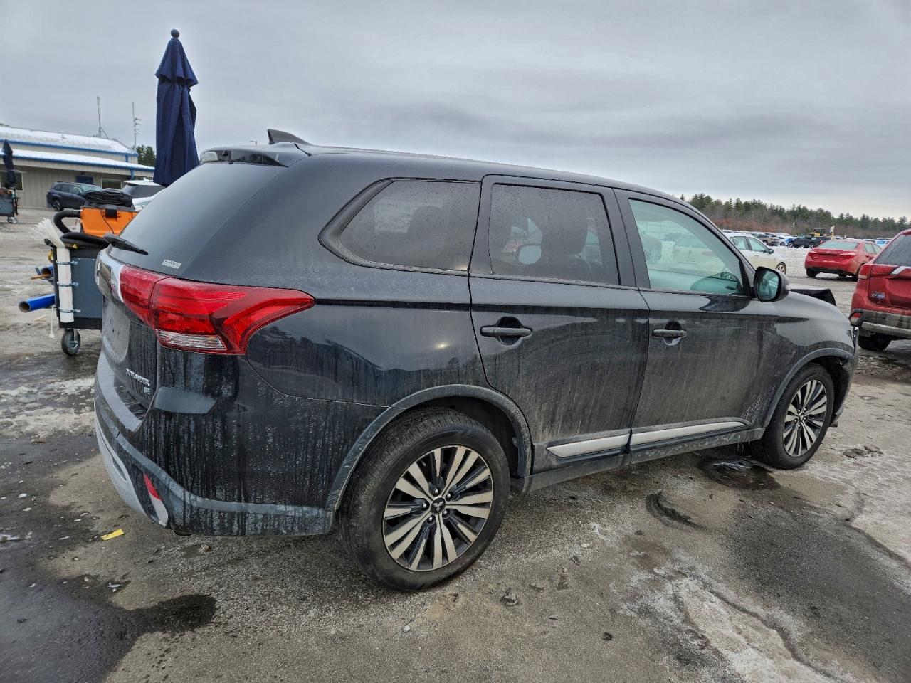 2019 MITSUBISHI OUTLANDER SE photo 3