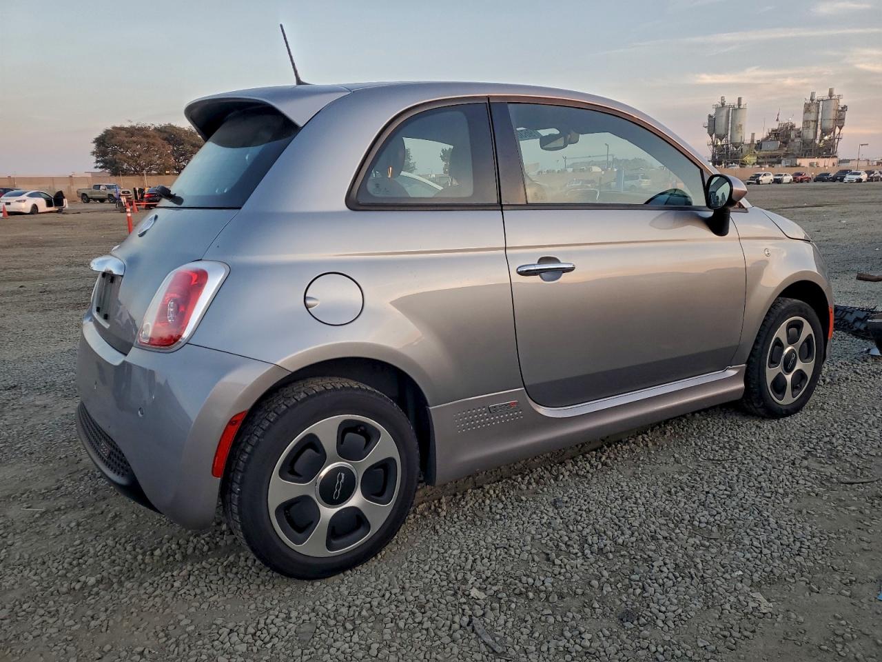2017 FIAT 500 ELECTRIC photo 3