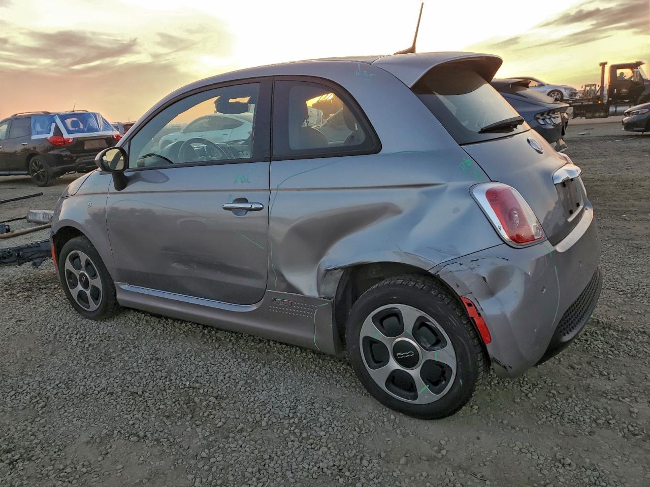 2017 FIAT 500 ELECTRIC photo 2