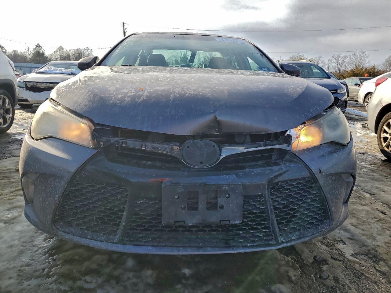 2015 TOYOTA CAMRY LE photo 5
