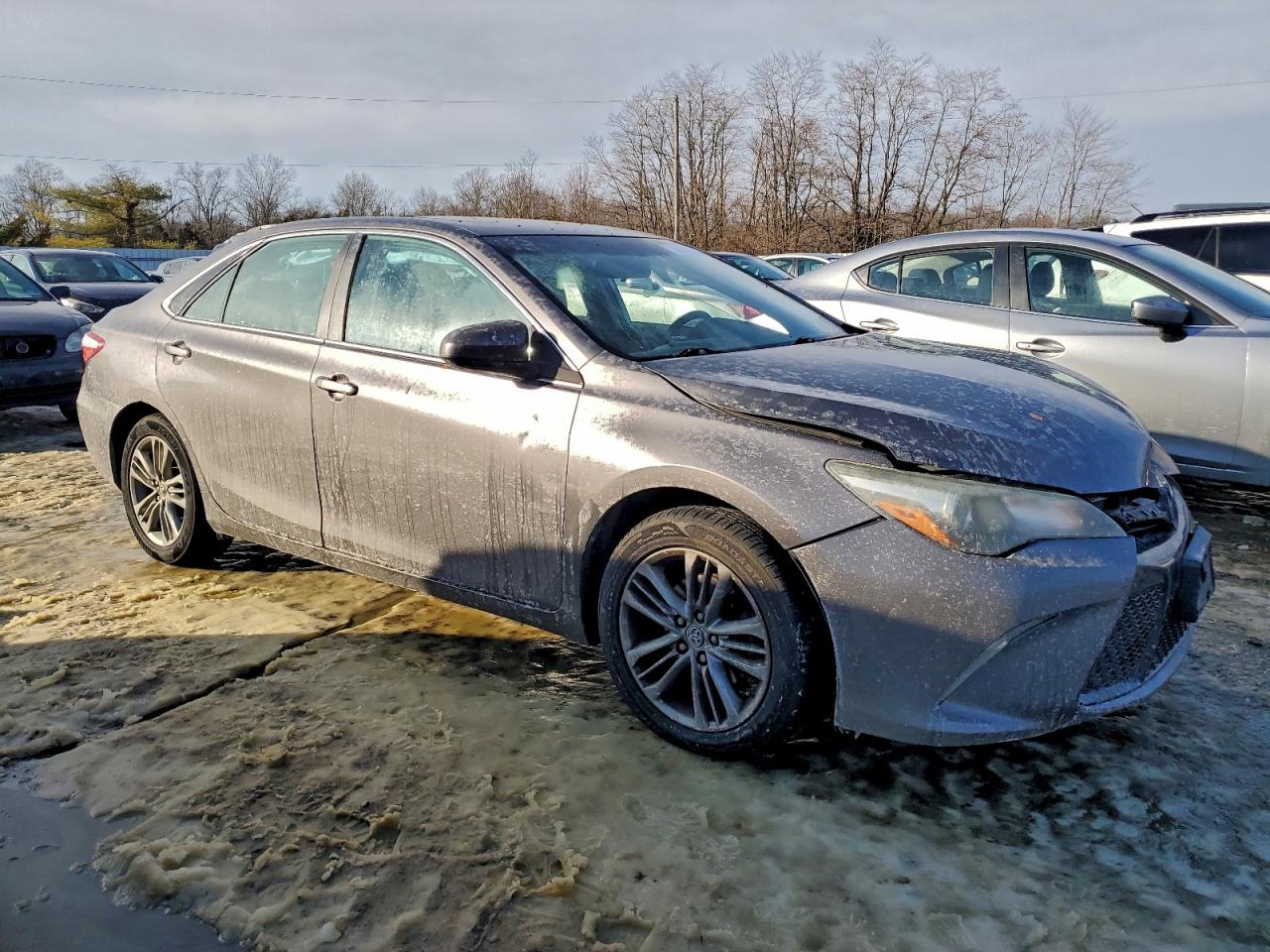 2015 TOYOTA CAMRY LE photo 4