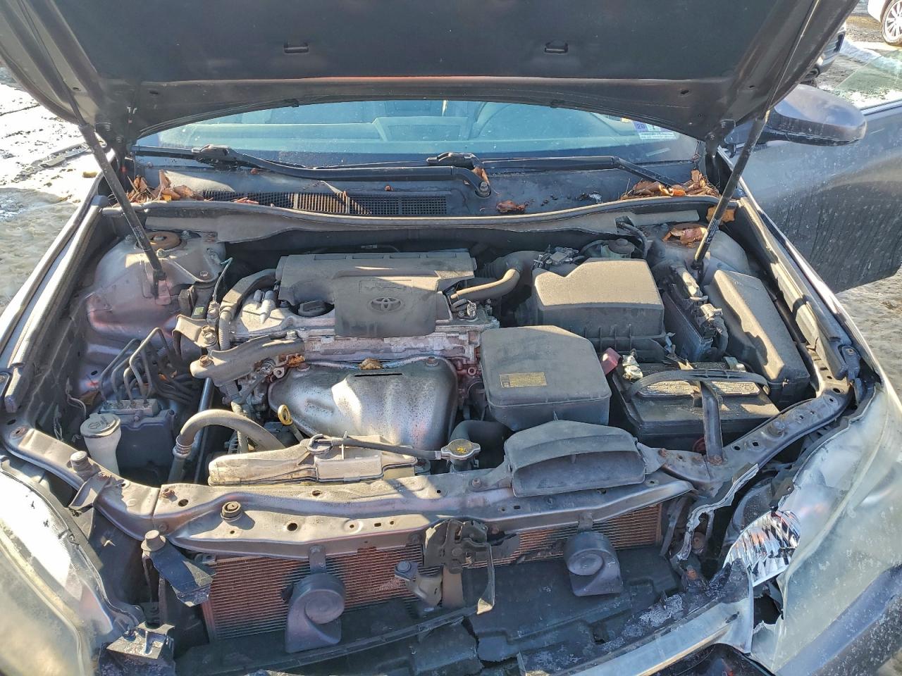 2015 TOYOTA CAMRY LE photo 11