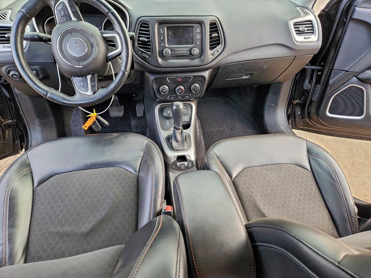2017 JEEP COMPASS LATITUDE photo 8